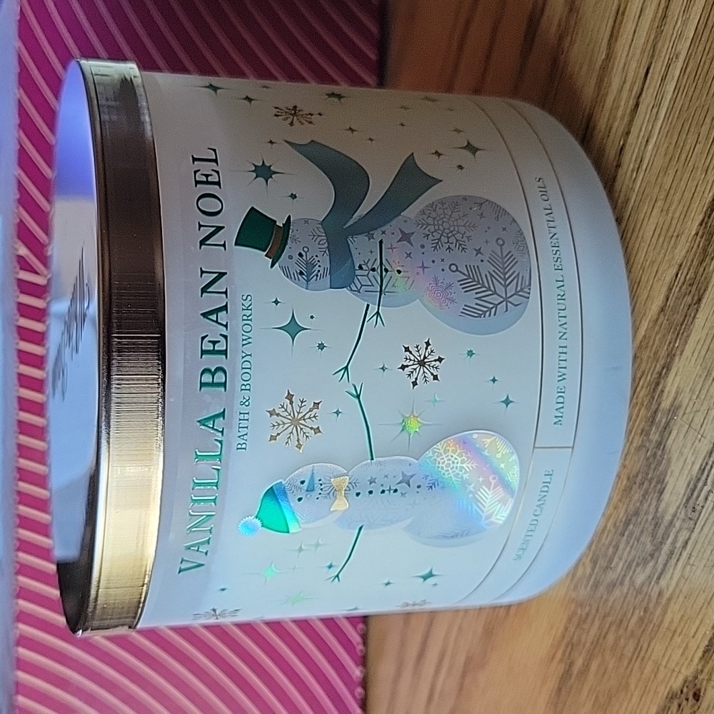 Bath and Body Works Vanilla Bean Noel 3 wick Candle